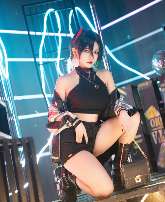 爱笑会议室西班牙女郎