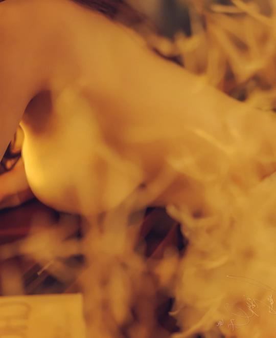 夹震动蛋上课的女教师